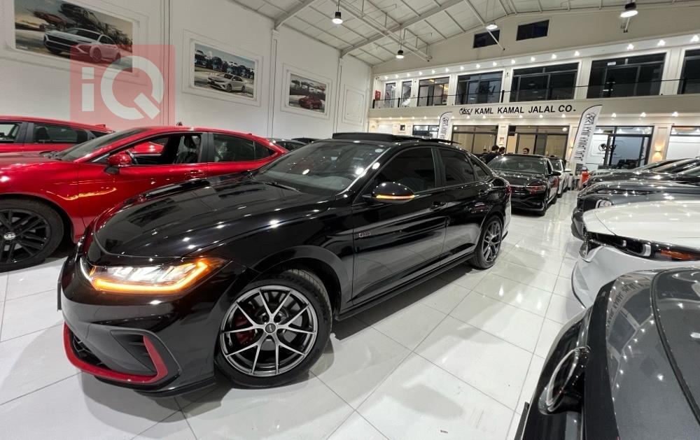 https://cdn.iqcars.io02dff10f-3a6c-4edf-b563-6689923639be_0.jpg
